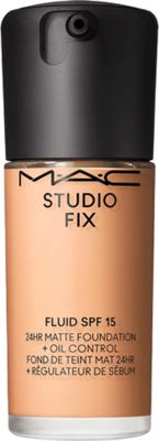 MAC tekući puder Studio Fix NW15 OS