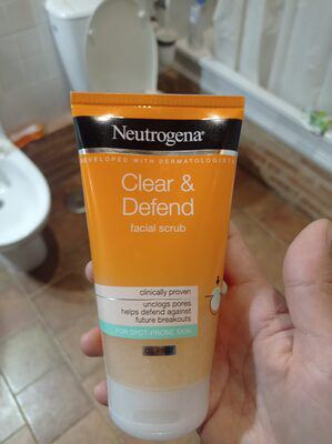 NEUTROGENA CLEAR&DEFEND PILING ZA LICE 150ML