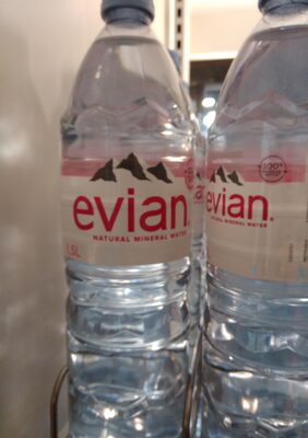 VODA EVIAN NEZAGIRANA 1,5L