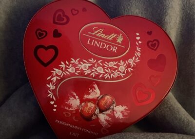 BOMBONJERA LINDOR SRCE MLEČNA 200G